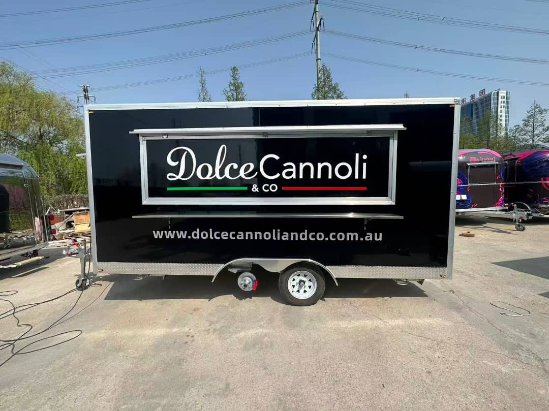 Dolce Cannoli trailer front